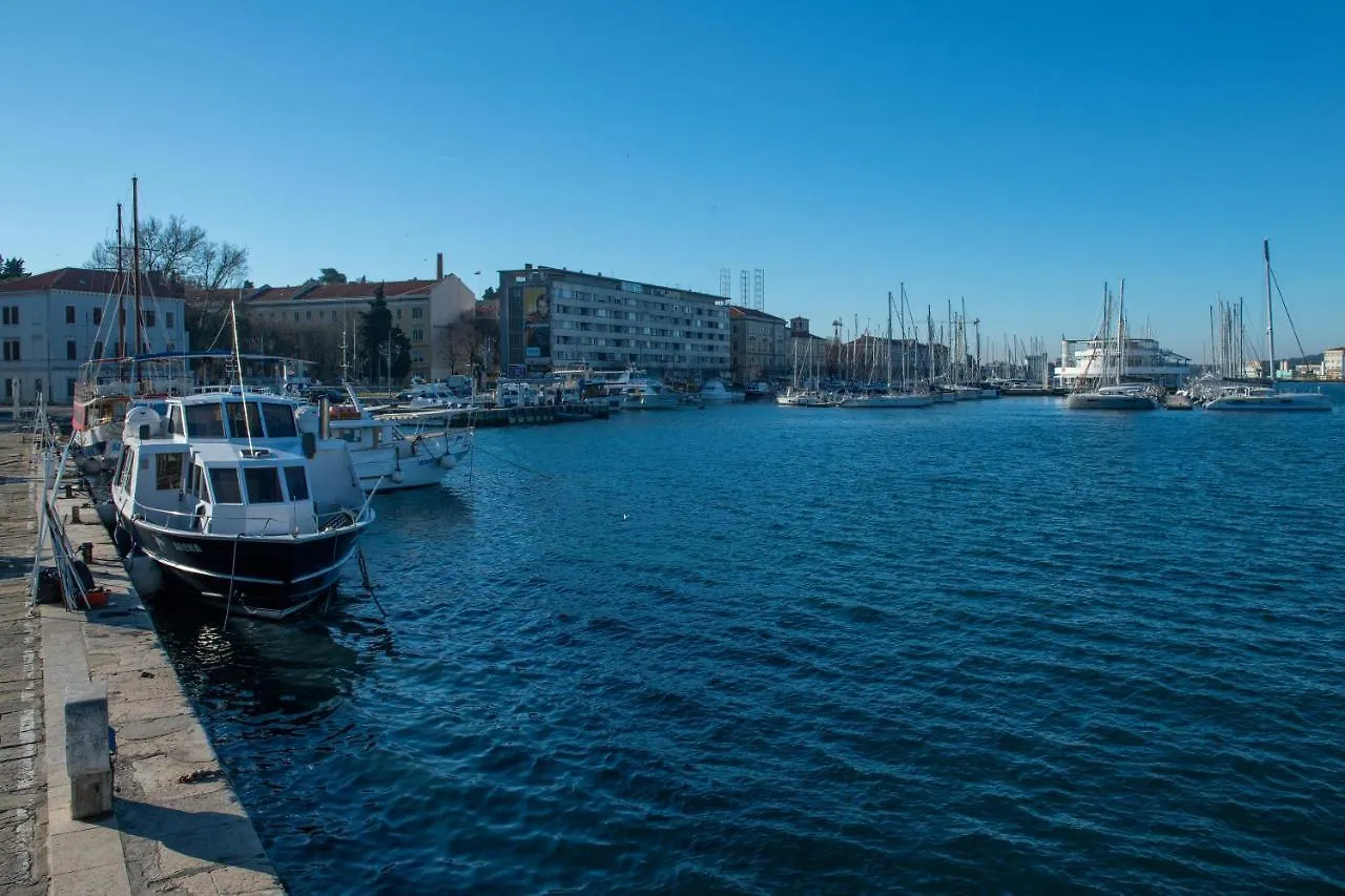 Apartman Point Pula 0*,